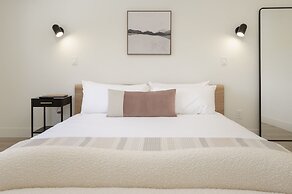 Mountain Vista 3 Bedroom Chalet by RedAwning