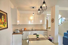 Lalzit Bay Dream Villa