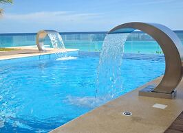 Oceanfront Studio Magnificent Views