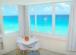 Oceanfront Studio Magnificent Views