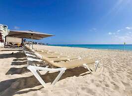 Oceanfront Studio Magnificent Views