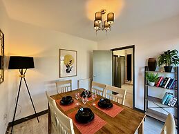 Sandringham House Serene Escape Cottage