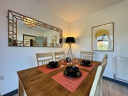 Sandringham House Serene Escape Cottage