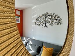 Sandringham House Serene Escape Cottage