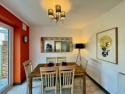 Sandringham House Serene Escape Cottage