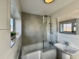 Sandringham House Serene Escape Cottage