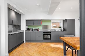 312 Reid's Corner - by Stay Dunfermline