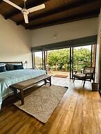 Niketh Villa Komari Arugambay