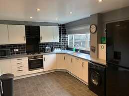 Impeccable 3-bed House in Birmingham