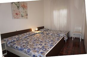 Relax and Enjoy our Pool - Beahost