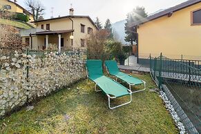 Scarlet Apartment With Garden by Wonderful Italy