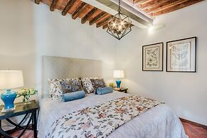 Casa Genny in Lucca With 1 Bedrooms and 1 Bathrooms