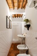 Casa Genny in Lucca With 1 Bedrooms and 1 Bathrooms