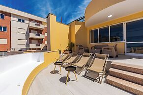 Mabel - The Rooftop Experience