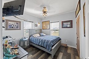 Island Beach, Fish & Swim