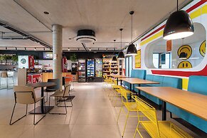 Caza Noz - Studios com ótima estrutura e área comum próximo da USP e B