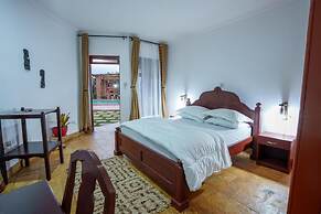 Sprunger Avenue-Tulia Homes