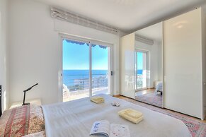 Sofy Apartment- Sea View & Private Parking