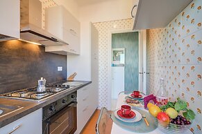 Sofy Apartment- Sea View & Private Parking