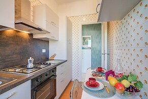 Sofy Apartment- Sea View & Private Parking