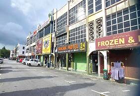 OYO 90937 Tanjak Hotel