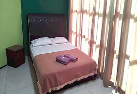 OYO 90937 Tanjak Hotel