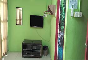 OYO 90937 Tanjak Hotel