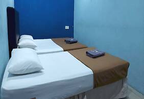 OYO 90937 Tanjak Hotel