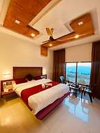 Hollywood Palace Resort