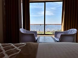 Hollywood Palace Resort