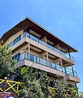 Hollywood Palace Resort