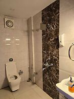 Hollywood Palace Resort