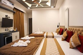 Hollywood Palace Resort