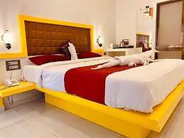 Hollywood Palace Resort