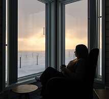 Ekker Island Arctic Lodge