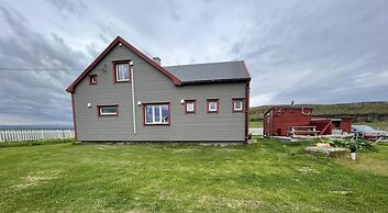 Ekker Island Arctic Lodge