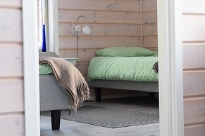 Ekker Island Arctic Lodge