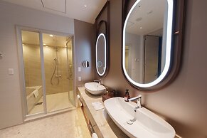 Hotel Springs Makuhari Premier