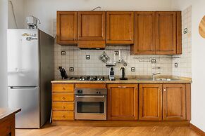 Family Elegant Apartment by Wonderful Italy
