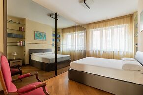 Family Elegant Apartment by Wonderful Italy