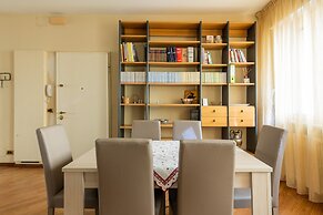 Family Elegant Apartment by Wonderful Italy