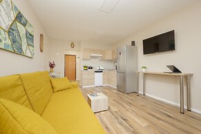 Żoliborz Modern 8th Floor by Renters