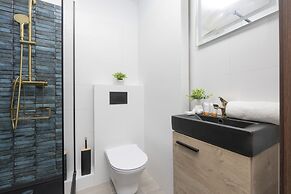 Żoliborz Modern 8th Floor by Renters