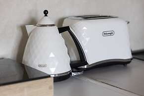 Żoliborz Modern 8th Floor by Renters