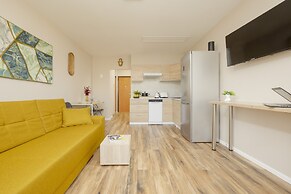 Żoliborz Modern 8th Floor by Renters