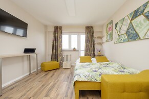 Żoliborz Modern 8th Floor by Renters