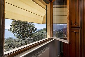 Seaview Apartment With Garden in Recco by Wonderful Italy