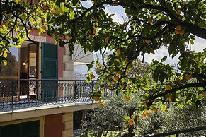 Seaview Apartment With Garden in Recco by Wonderful Italy