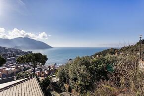Seaview Apartment With Garden in Recco by Wonderful Italy