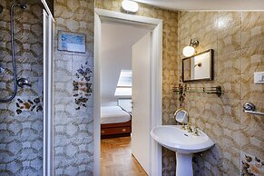 Seaview Apartment With Garden in Recco by Wonderful Italy